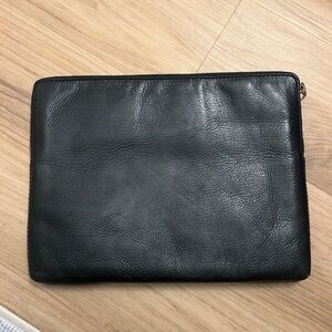 Black leather Madewell 13-inch laptop case